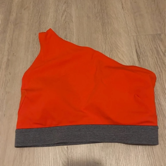 Lululemon pyrox lab bra 6 red October - Picture 4 of 6